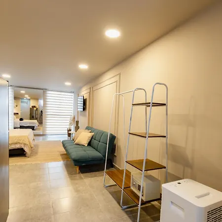 Tranvia 40 Apartment Medellin Exterior photo