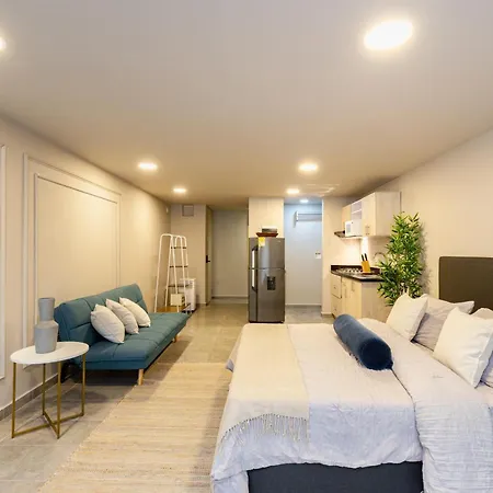 Tranvia 40 Apartment Medellin Exterior photo