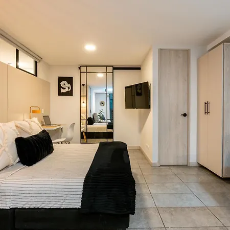 Tranvia 40 Apartment Medellin Exterior photo