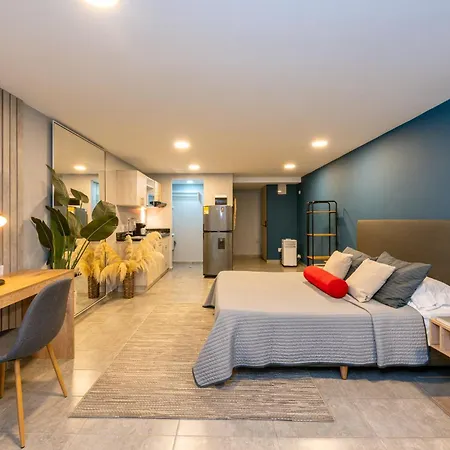 Tranvia 40 Apartment Medellin Exterior photo